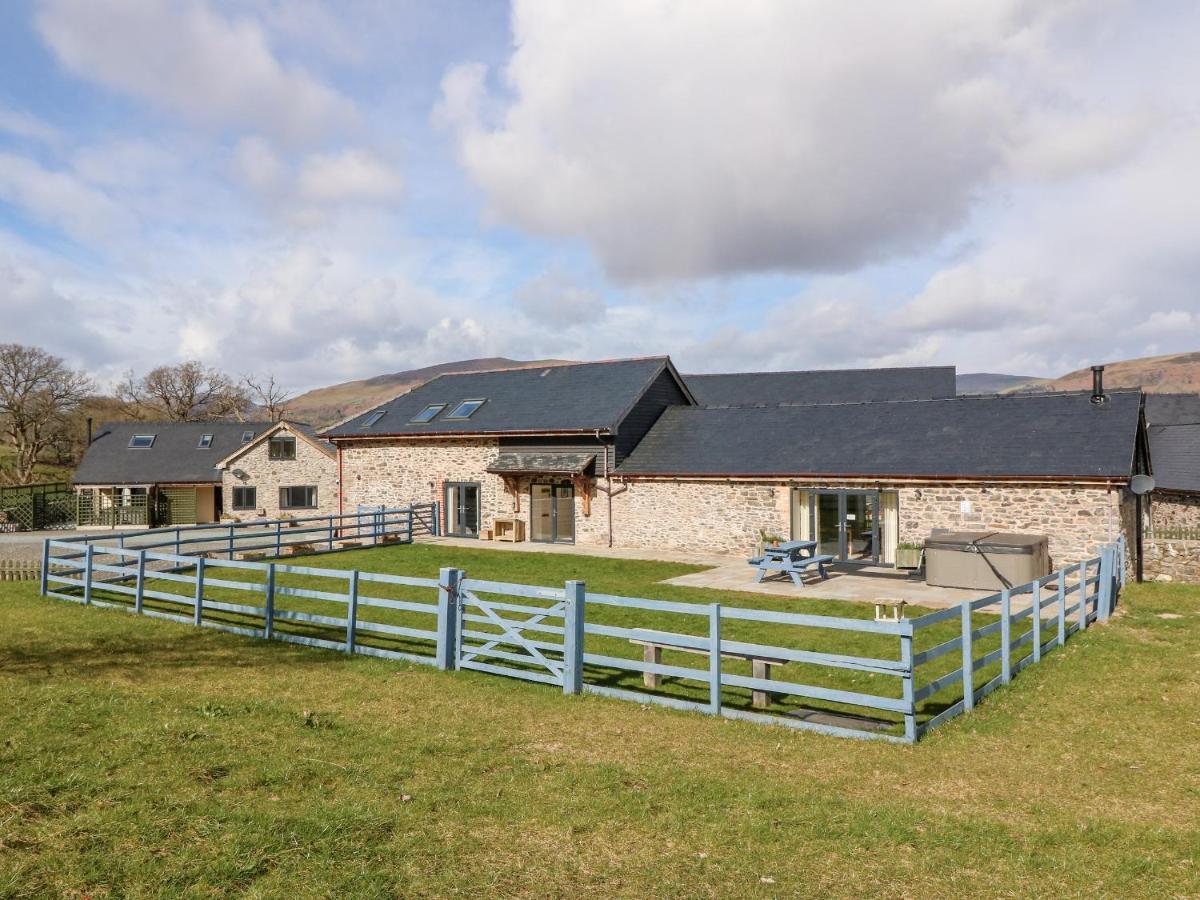 Y Beudy The Dairy Villa Oswestry Exterior photo
