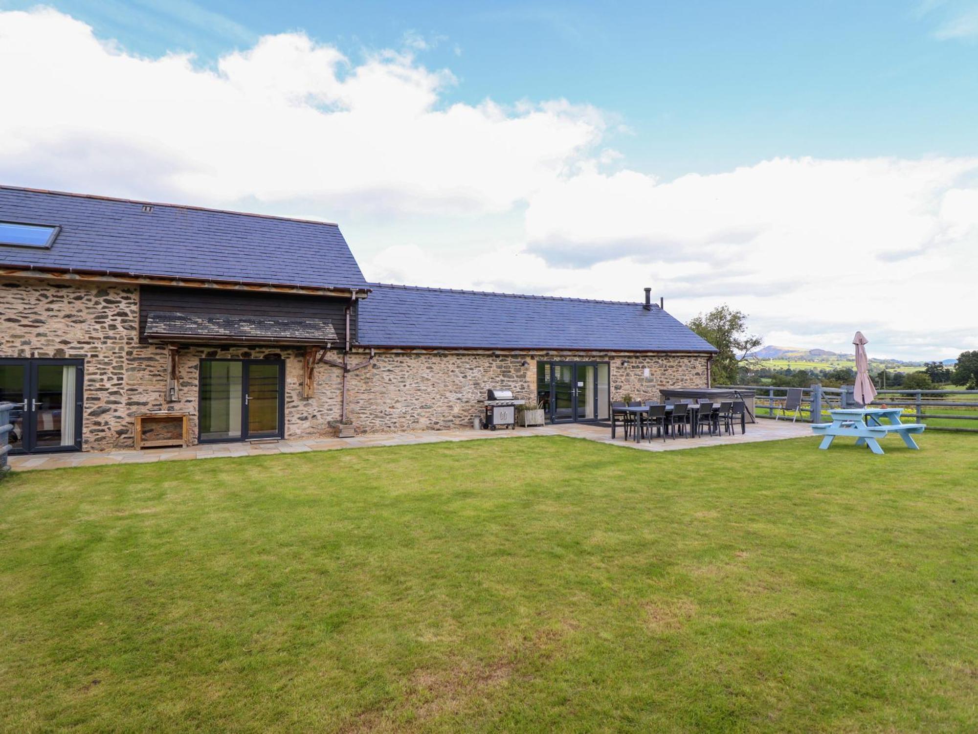 Y Beudy The Dairy Villa Oswestry Exterior photo